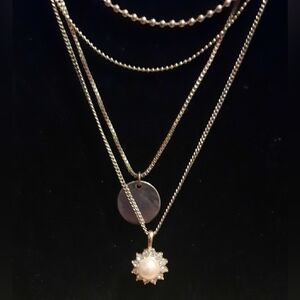 Set 2 goldtone dainty fashion necklaces